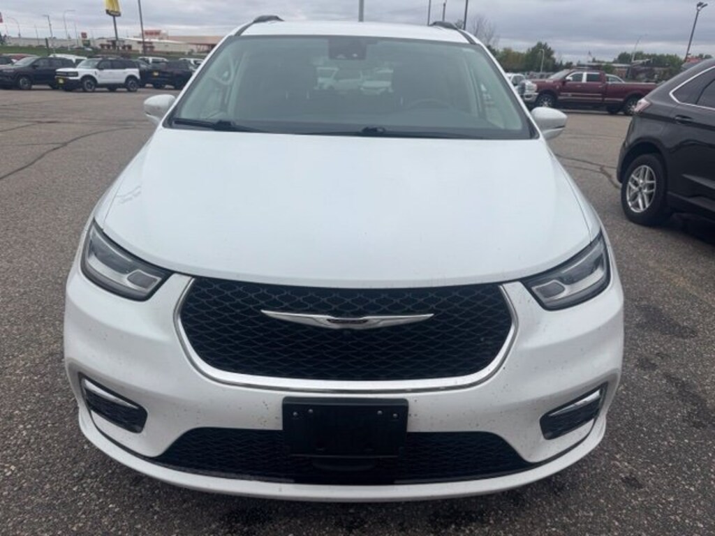 Used 2022 Chrysler Pacifica Touring L Minivan/Van