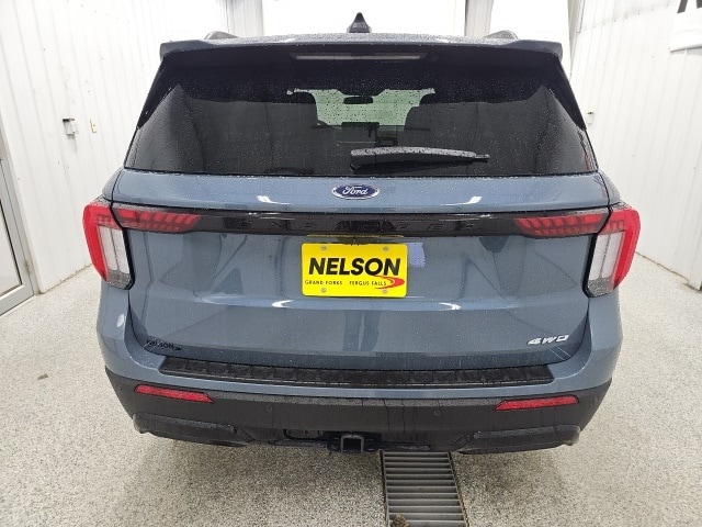 2026 Ford Explorer photo 2