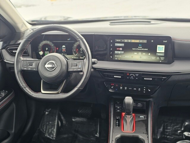 2025 Nissan Kicks SR photo 2