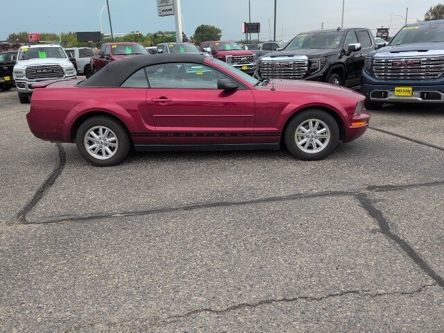 2007 Ford Mustang V6 Premium Convertible photo 3