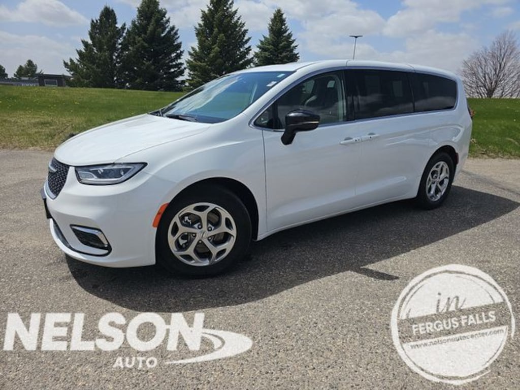 Used 2024 Chrysler Pacifica Limited Minivan/Van