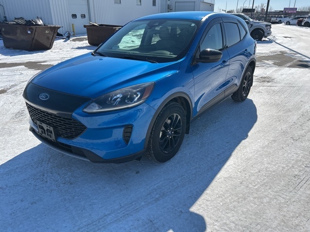 Used 2020 Ford Escape SE with VIN 1FMCU9BZ0LUA62668 for sale in Fergus Falls, Minnesota