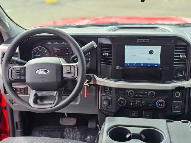 2025 Ford F-350 XLT photo 2