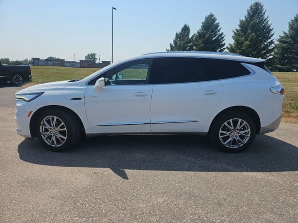 Used 2024 Buick Enclave Essence SUV