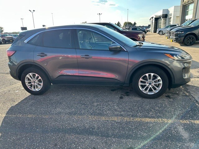 2021 Ford Escape SE photo 2
