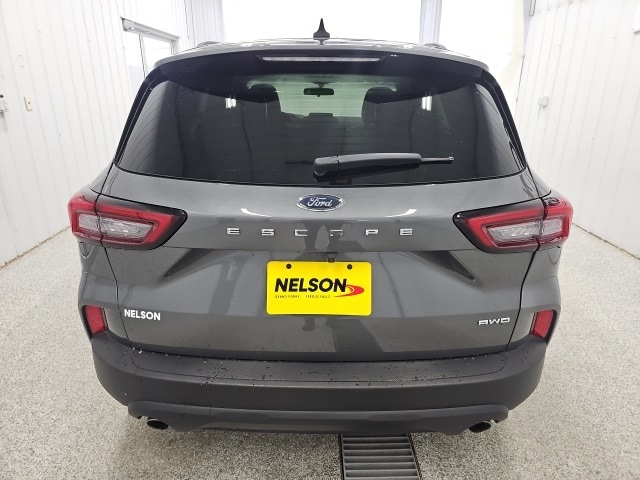 2025 Ford Escape ST-Line photo 4
