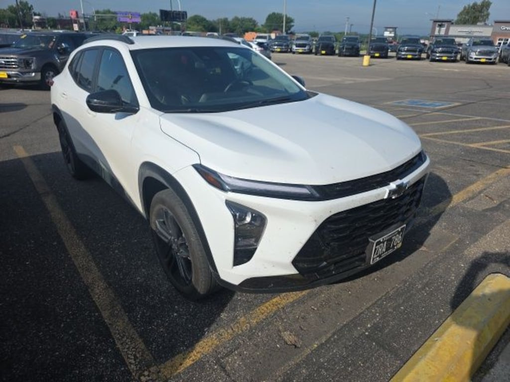 Used 2025 Chevrolet Trax Activ SUV