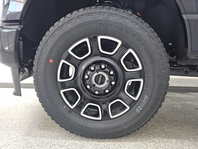 2026 Ford F-350 Super Duty Platinum - Photo 9