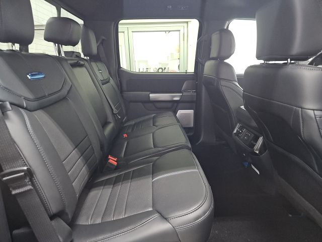 2026 Ford F-350 Super Duty Platinum - Photo 15