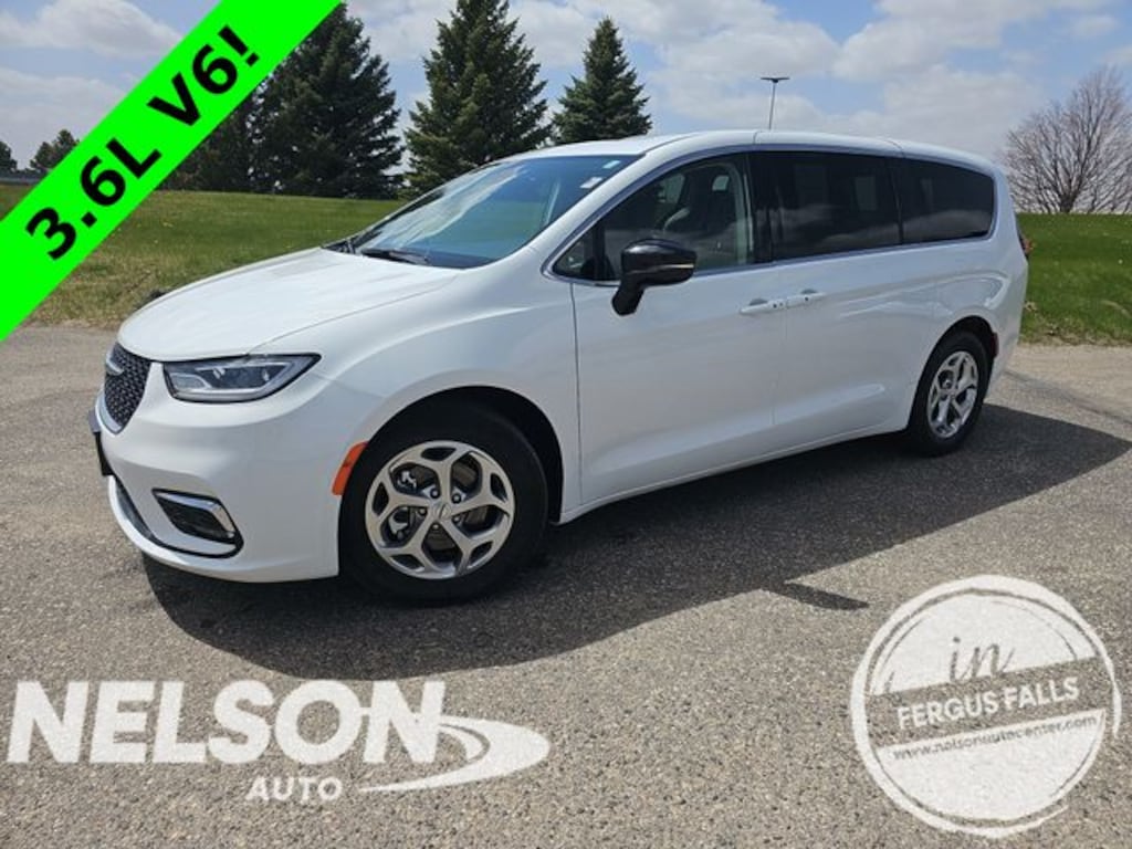 Used 2024 Chrysler Pacifica Limited Minivan/Van