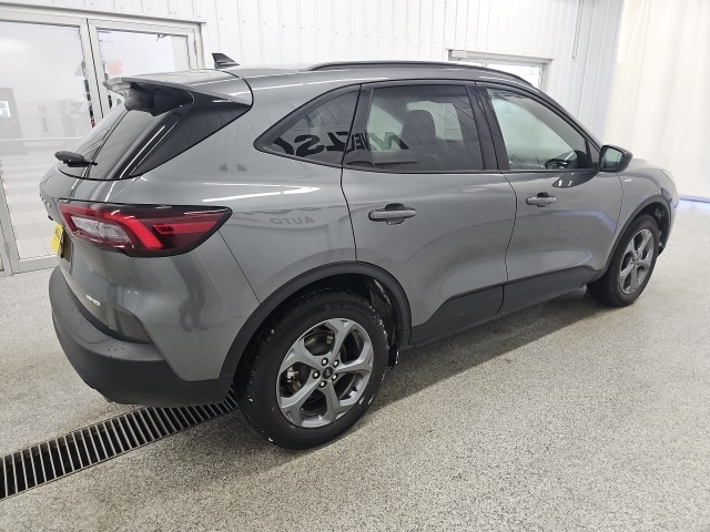 2025 Ford Escape ST-Line photo 3