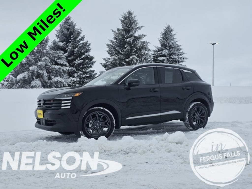 Used 2025 Nissan Kicks SR SUV