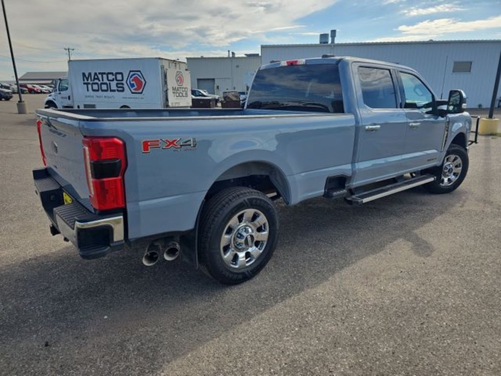 Used 2025 Ford F-350SD Lariat Truck