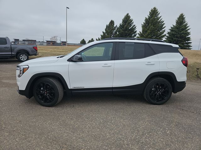 Used 2022 GMC Terrain SLE with VIN 3GKALTEV4NL267819 for sale in Fergus Falls, Minnesota