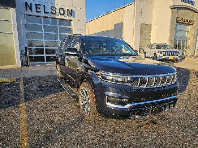 2024 Jeep Grand Wagoneer III photo 2