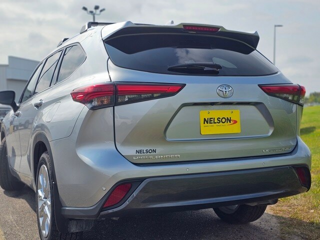 2023 Toyota Highlander Limited photo 3