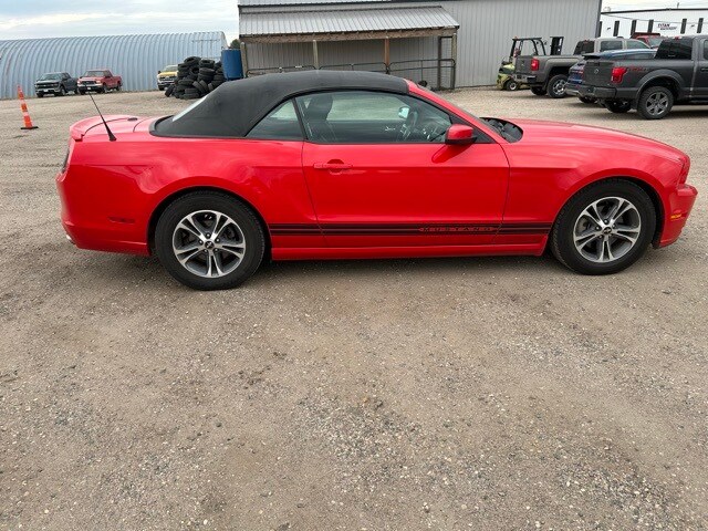 2014 Ford Mustang V6 Premium Convertible photo 4