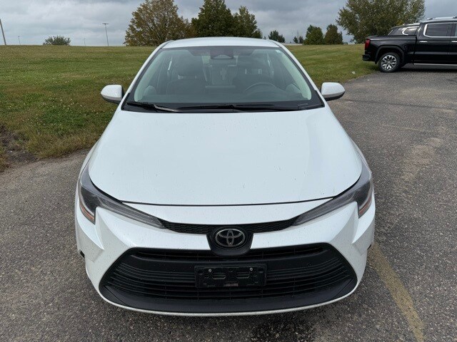 2024 Toyota Corolla LE photo 3
