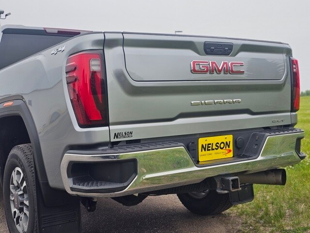 2024 Gmc Sierra HD SLT photo 3
