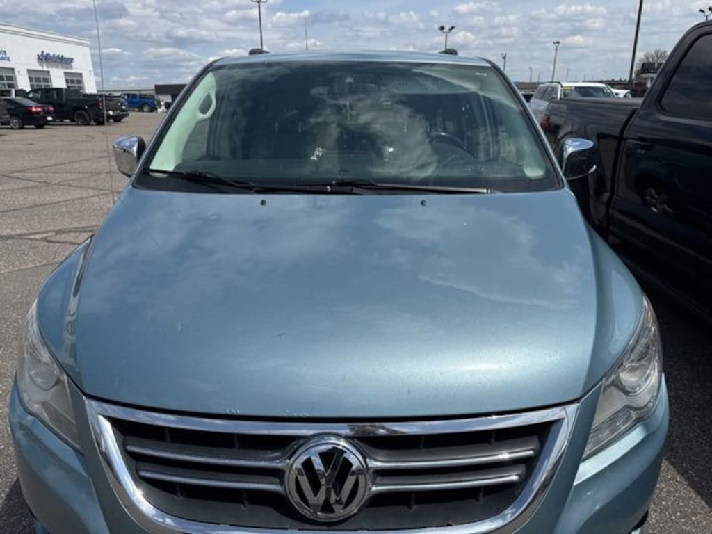 Used 2009 Volkswagen Routan SEL Premium Minivan/Van
