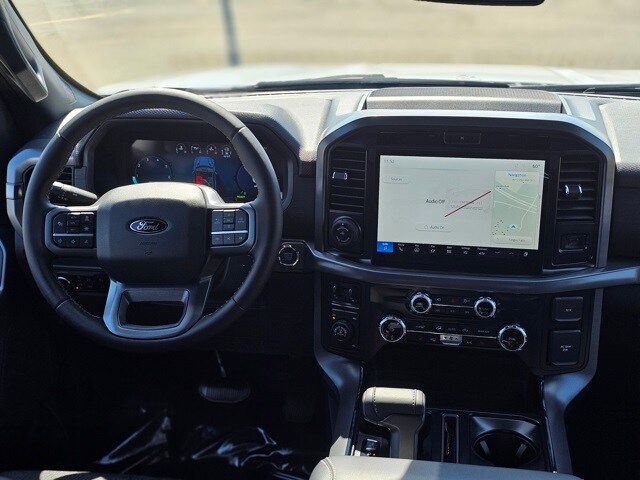 2025 Ford F-150 XLT photo 2