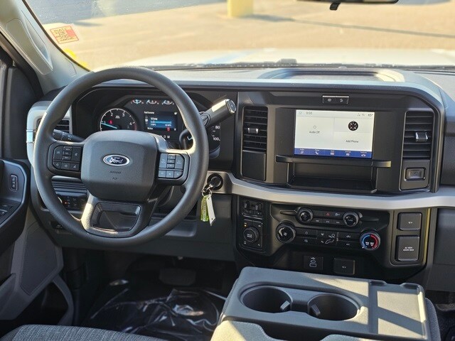 2026 Ford F-350 photo 2