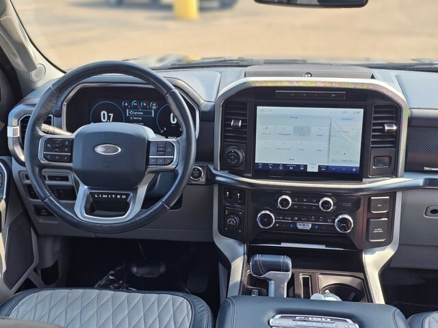 2022 Ford F-150 Limited photo 2