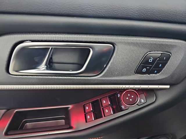 2026 Ford Explorer ST - Photo 11