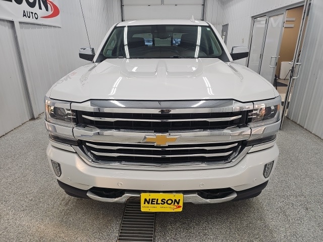 Used 2018 Chevrolet Silverado 1500 High Country with VIN 3GCUKTEJ3JG280587 for sale in Fergus Falls, Minnesota