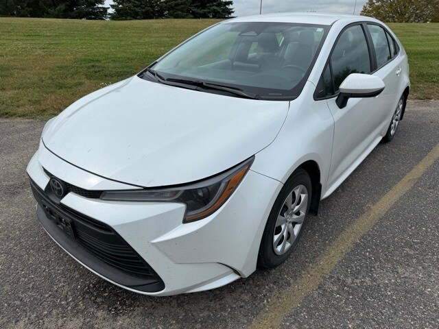 2024 Toyota Corolla LE photo 2