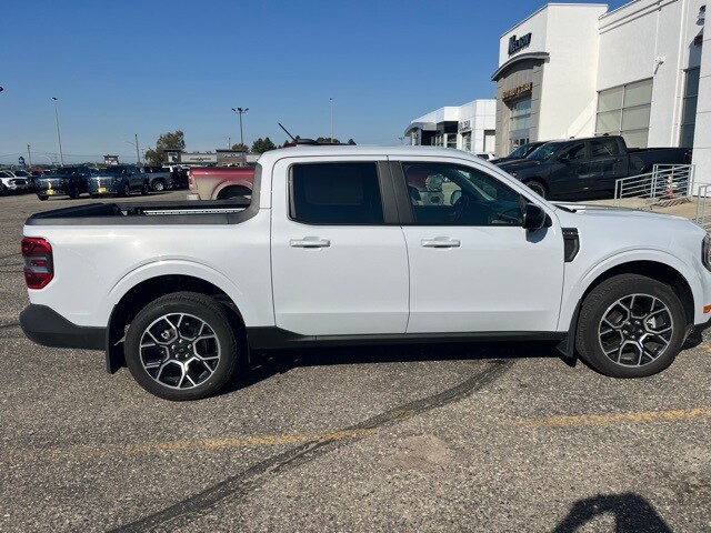 2025 Ford Maverick Lariat photo 2
