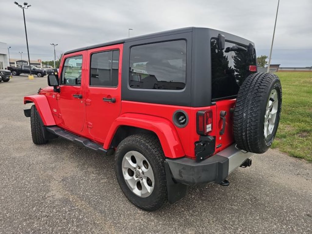 Used 2015 Jeep Wrangler Unlimited Sahara SUV