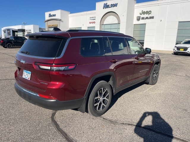 2023 Jeep Grand Cherokee Limited photo 4