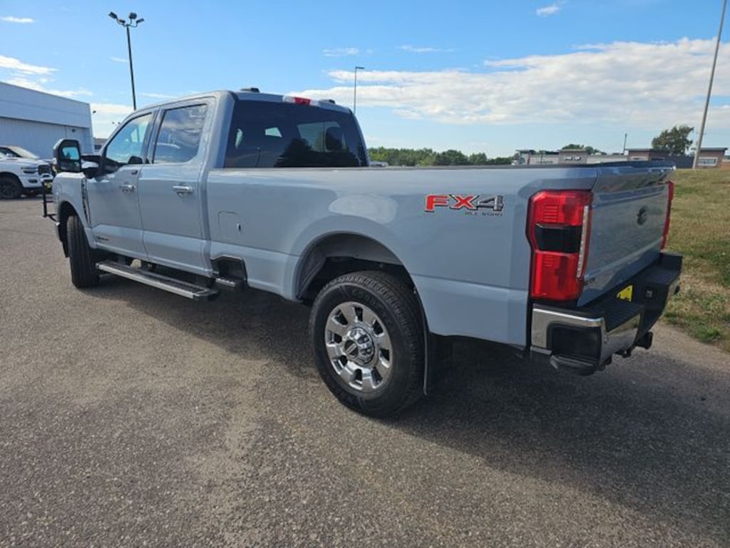 Used 2025 Ford F-350SD Lariat Truck