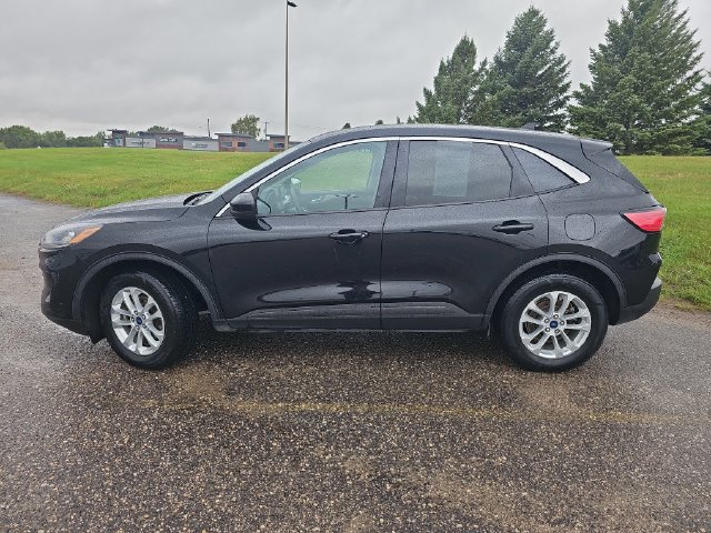 Used 2020 Ford Escape SE with VIN 1FMCU9G6XLUB30957 for sale in Fergus Falls, Minnesota