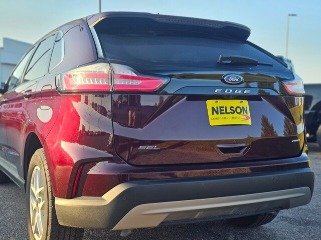 2023 Ford Edge SEL photo 3