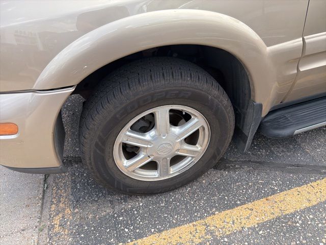 Used 2007 Buick Rainier CXL with VIN 5GADT13S372240977 for sale in Fergus Falls, Minnesota