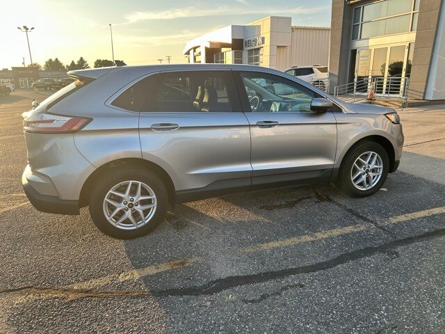 2023 Ford Edge SEL photo 4