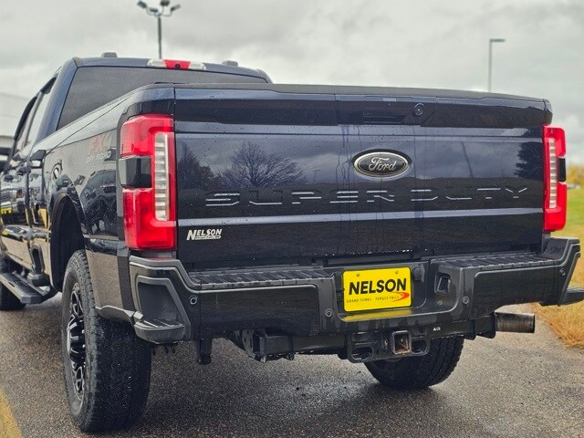 2025 Ford F-350 Lariat photo 3