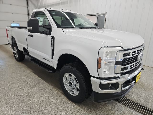 2026 Ford F-350 Super Duty XLT - Photo 6
