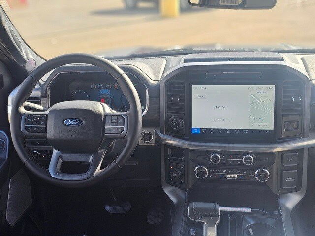 2025 Ford F-150 Lariat photo 2