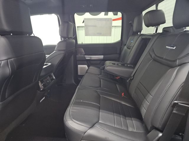 2026 Ford F-350 Super Duty Platinum - Photo 18