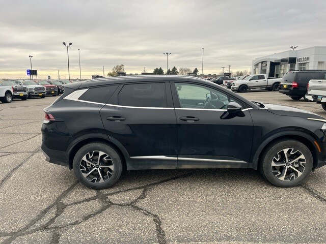 2023 Kia Sportage EX photo 3