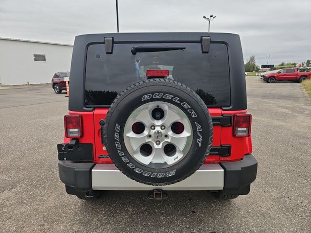 Used 2015 Jeep Wrangler Unlimited Sahara SUV