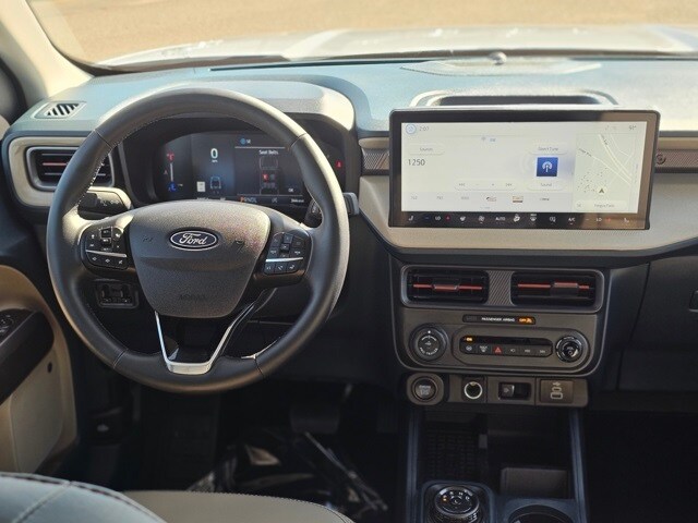 2025 Ford Maverick Lariat photo 2
