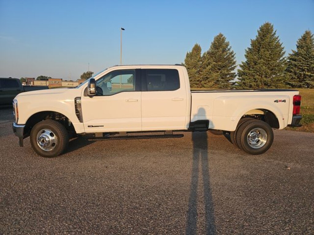 New 2026 Ford F-350 Lariat DRW Truck
