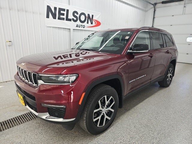 2023 Jeep Grand Cherokee Limited photo 2