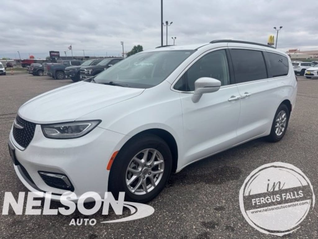 Used 2022 Chrysler Pacifica Touring L Minivan/Van