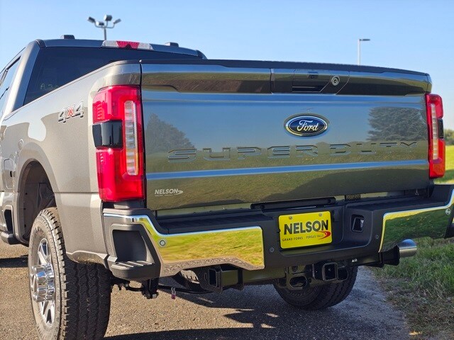 2026 Ford F-350 photo 3