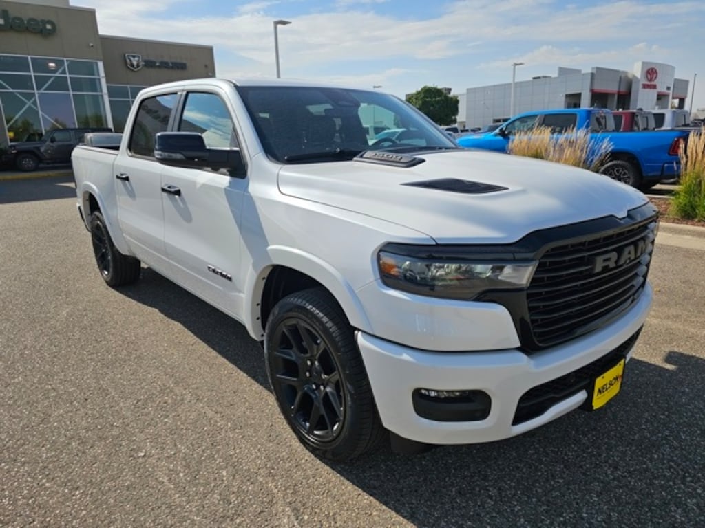 New 2026 Ram 1500 LARAMIE CREW CAB 4X4 5'7 BOX Pickup